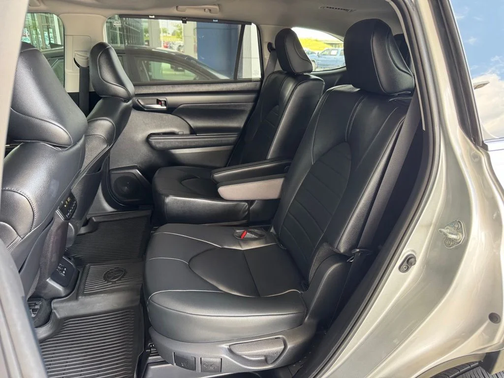 Used 2024 Silver Toyota XLE image 23