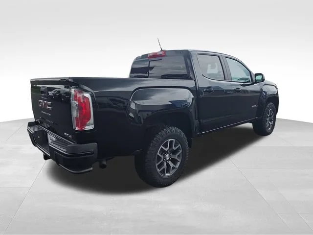 Used 2022 Onyx Black GMC AT4 - Cloth image 5