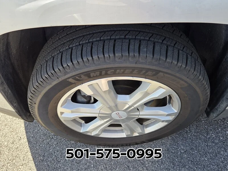 Used 2017 Quicksilver Metallic GMC SLT image 7