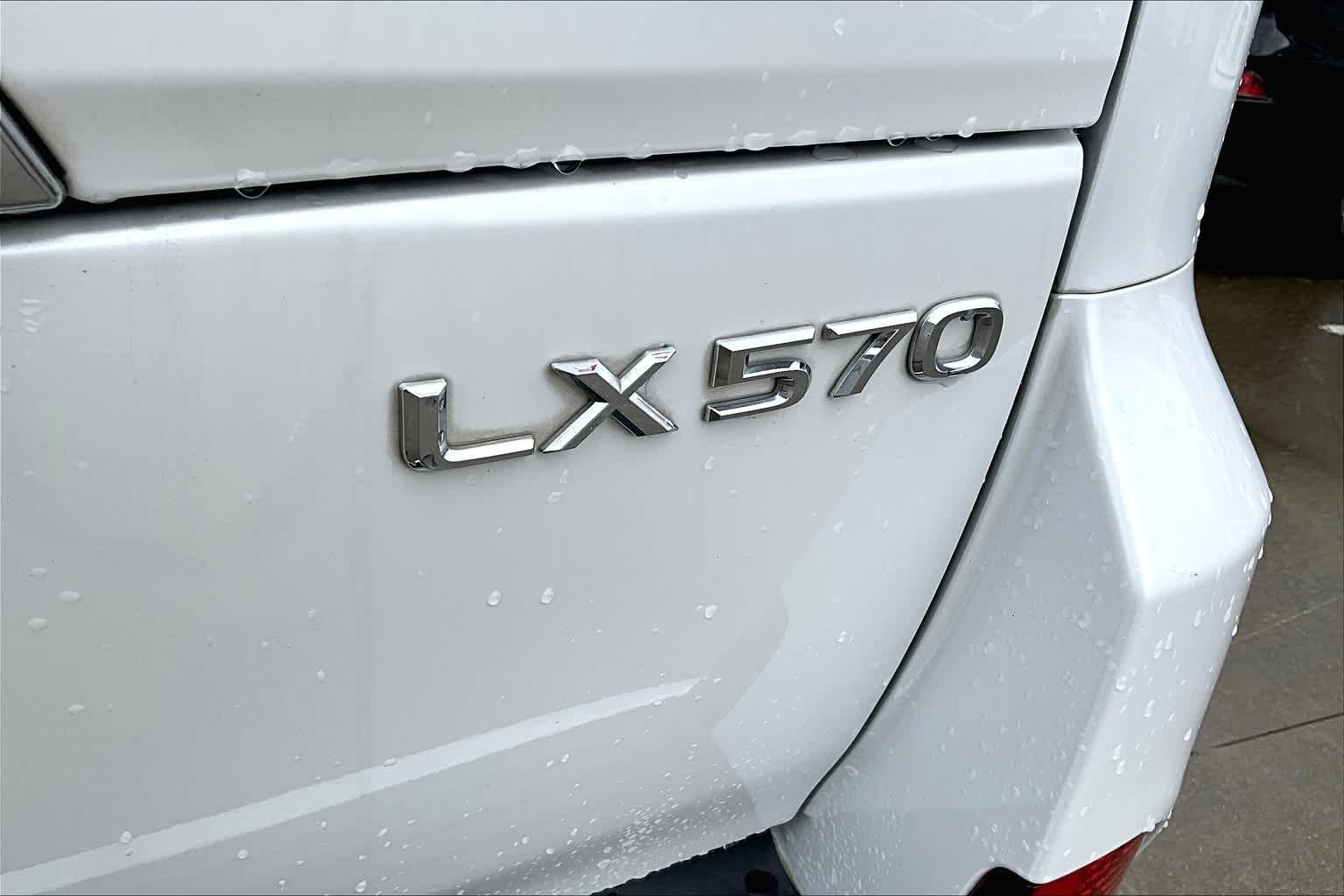 Used 2020 Eminent White Pearl Lexus  image 10