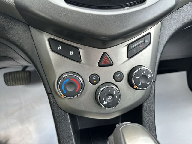 Used 2016 Green Chevrolet LT image 18