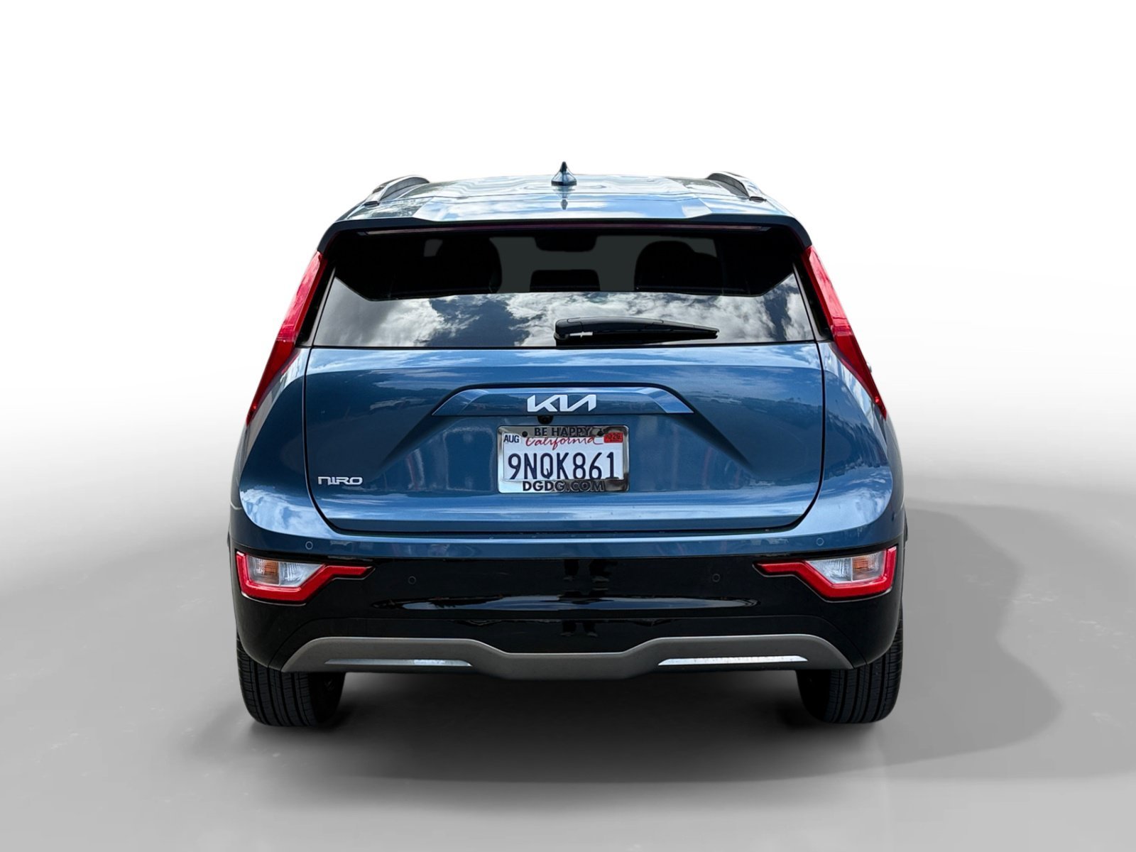 Used 2024 Mineral Blue Kia Wind image 4