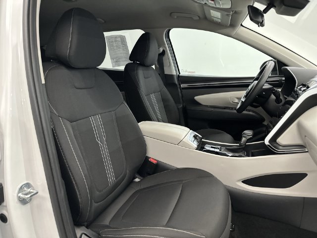 Used 2024 White Hyundai SEL image 29