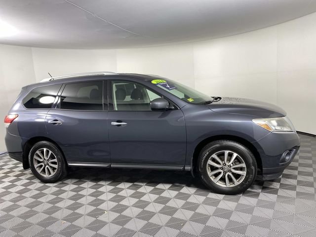 Used 2014 Gray Nissan SV image 10
