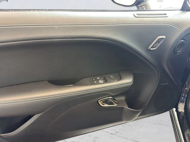 Used 2023 Black Dodge SRT Hellcat Jailbreak image 18