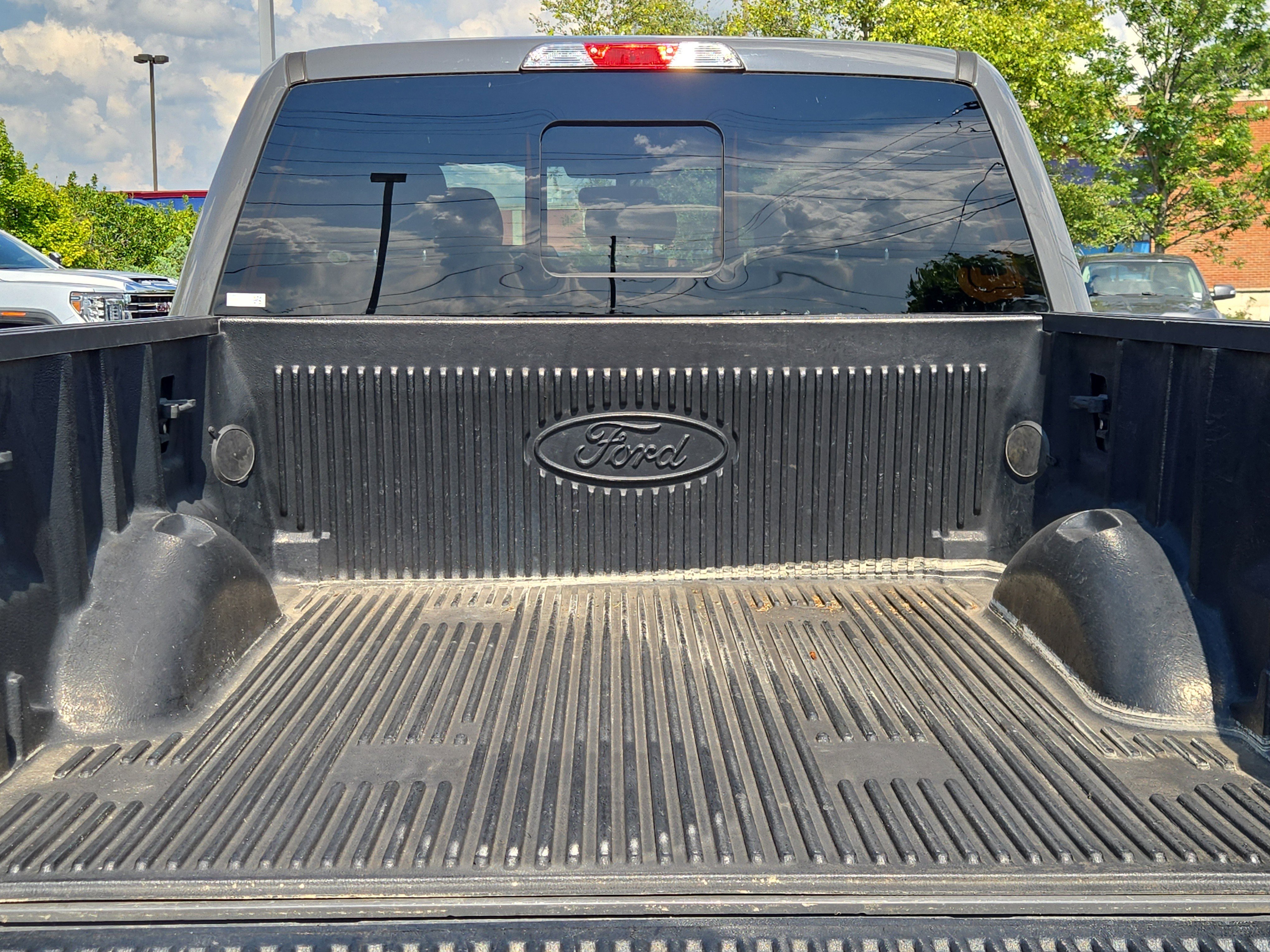 Used 2020 Gray Ford LARIAT image 10