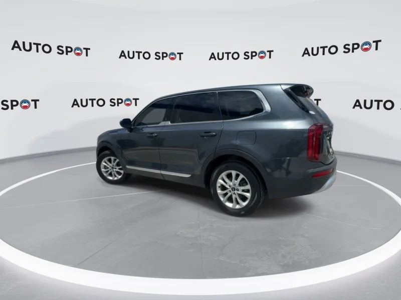 Used 2022 Gravity Grey Kia LX image 6