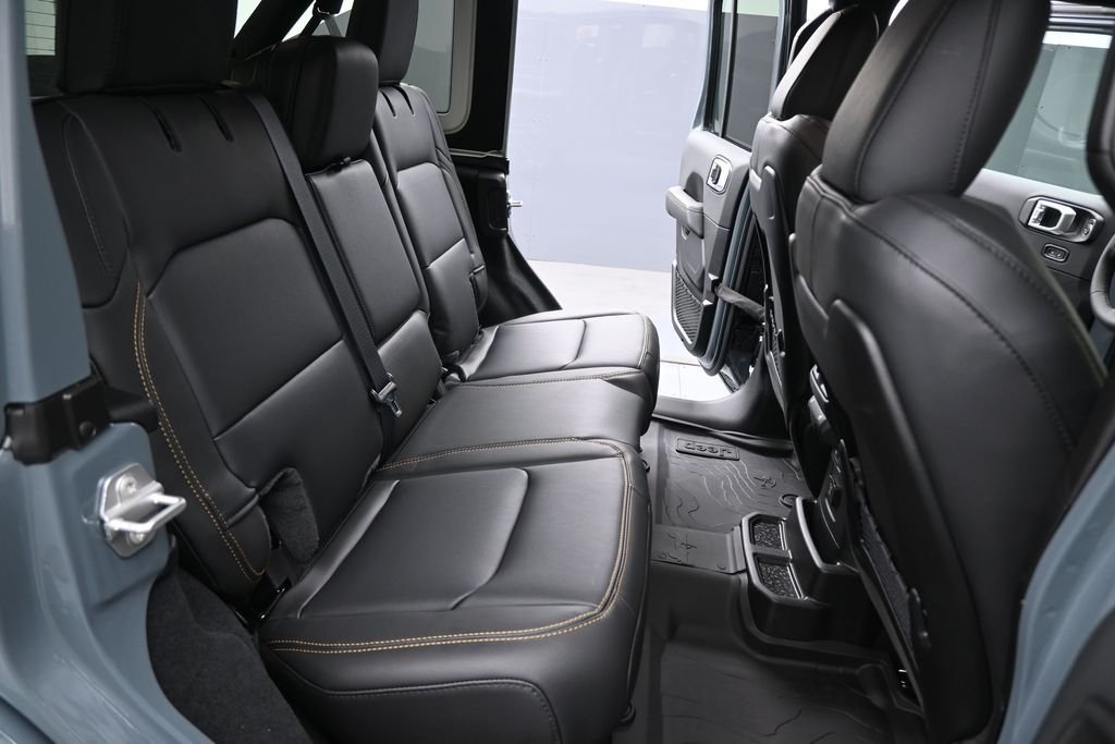 New 2026 Anvil Clear-Coat Exterior Paint Jeep Sahara image 29