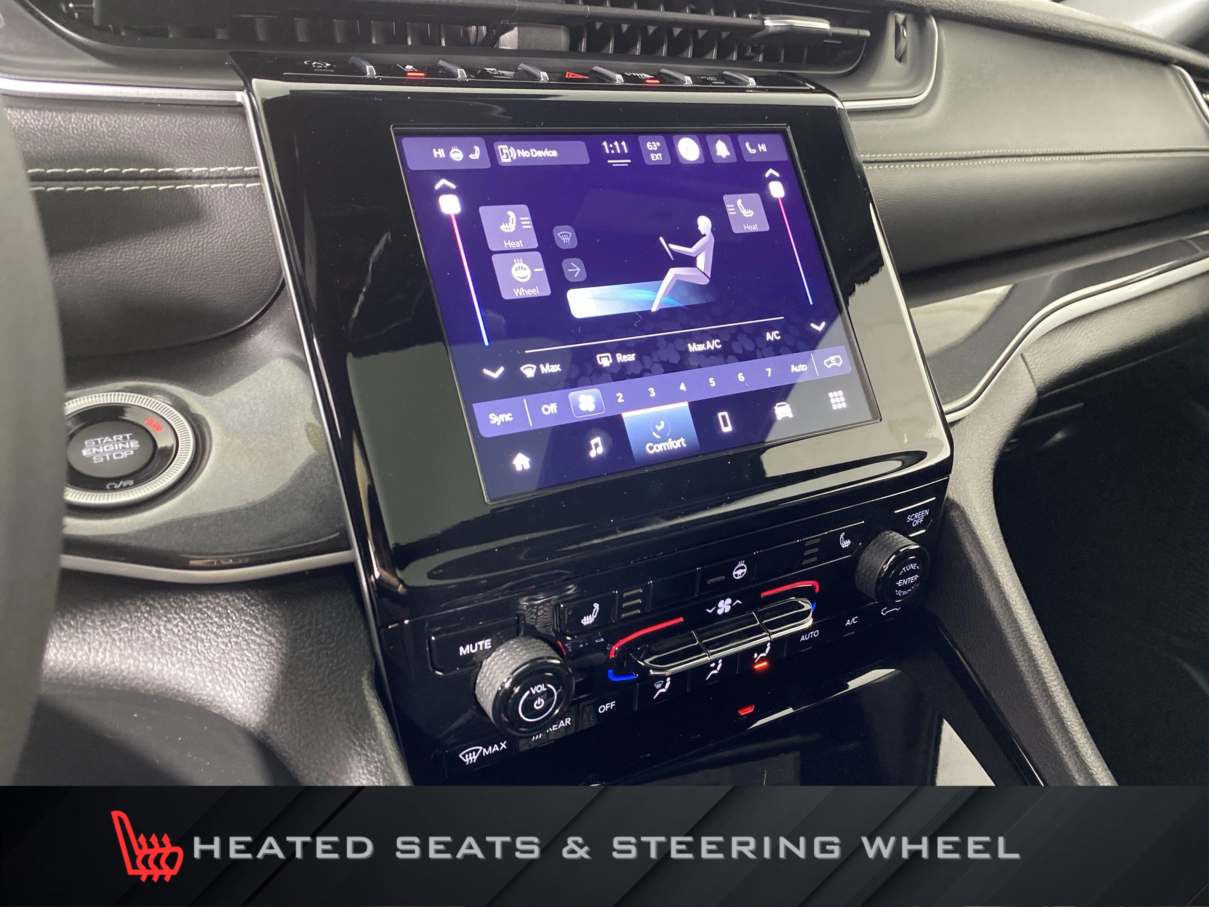 Used 2023 Diamond Black Crystal Pearlcoat Jeep Altitude image 6