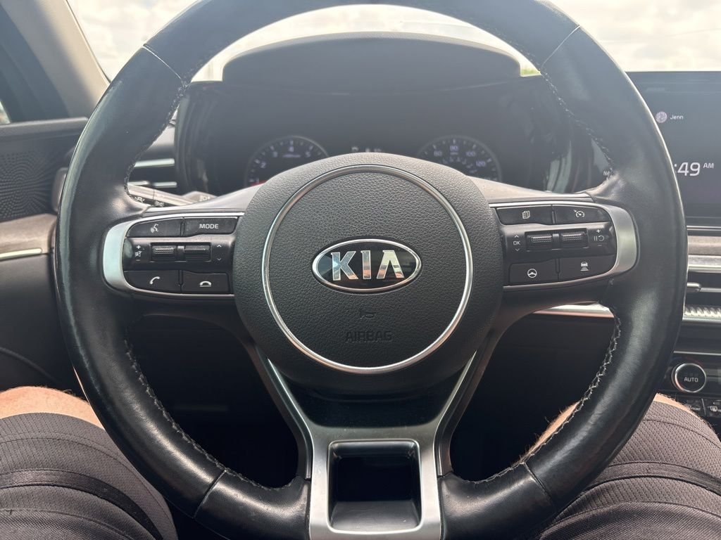 Used 2021 Everlasting Silver Kia EX image 14