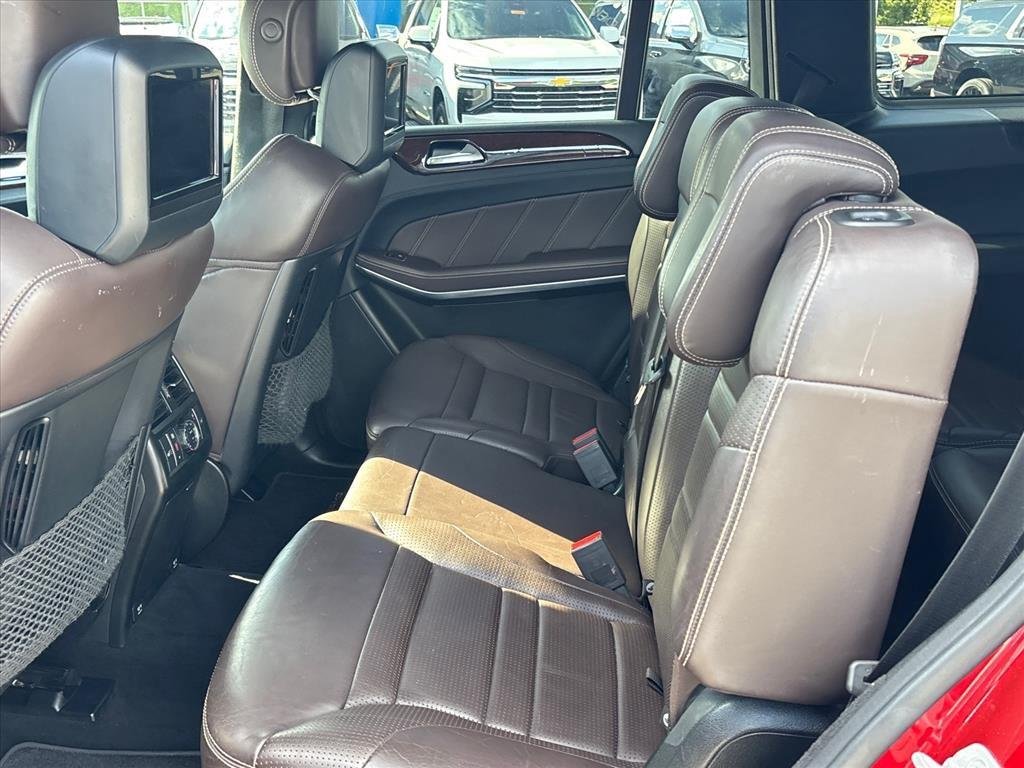 Used 2017 Red Mercedes-Benz 4MATIC® image 24