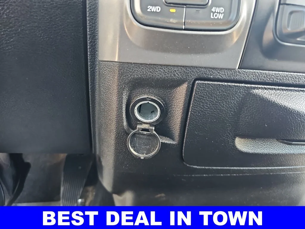 Used 2022 White Ram SLT image 23