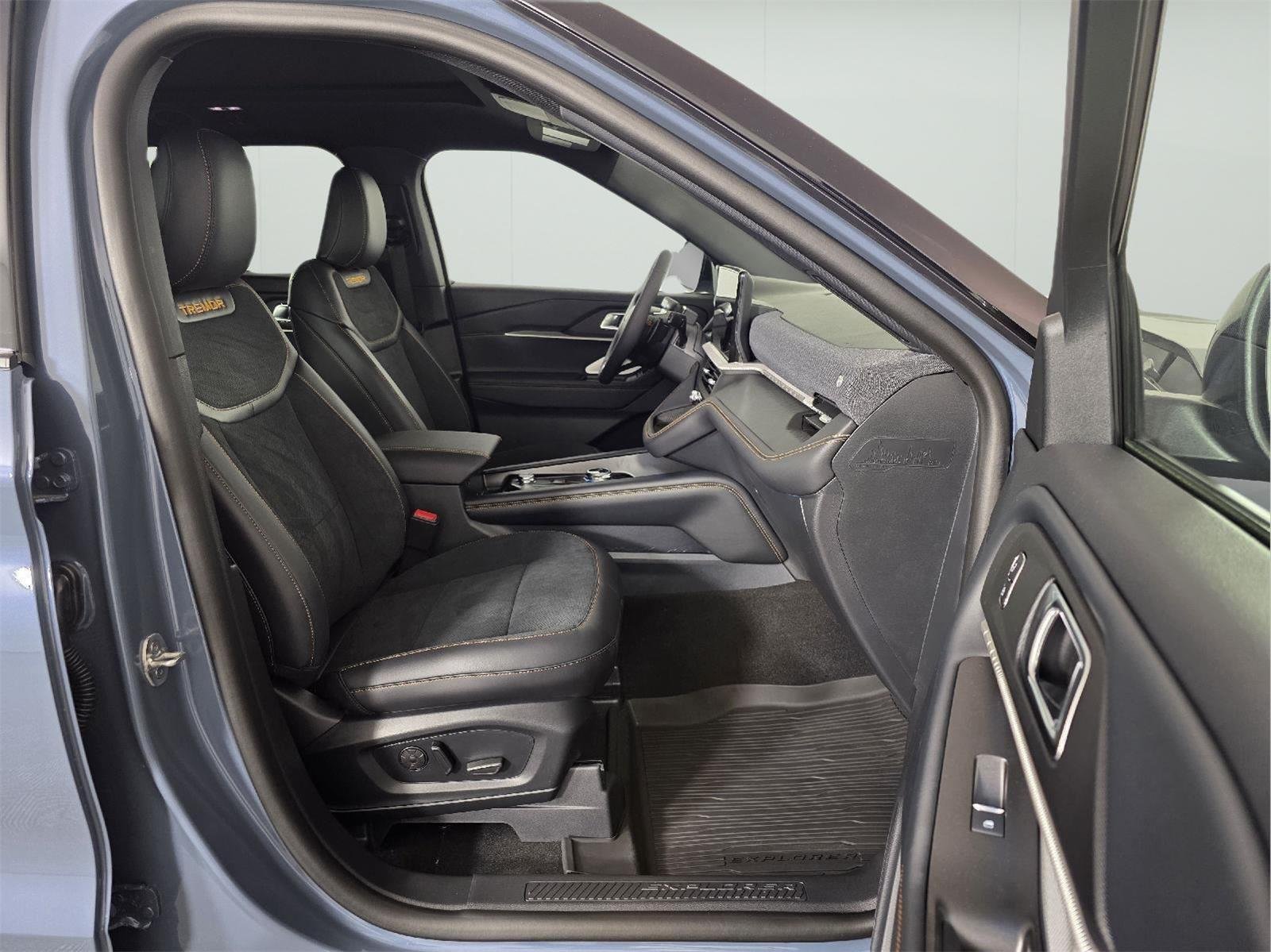 New 2026 Vapor Blue Metallic Ford Tremor® image 71
