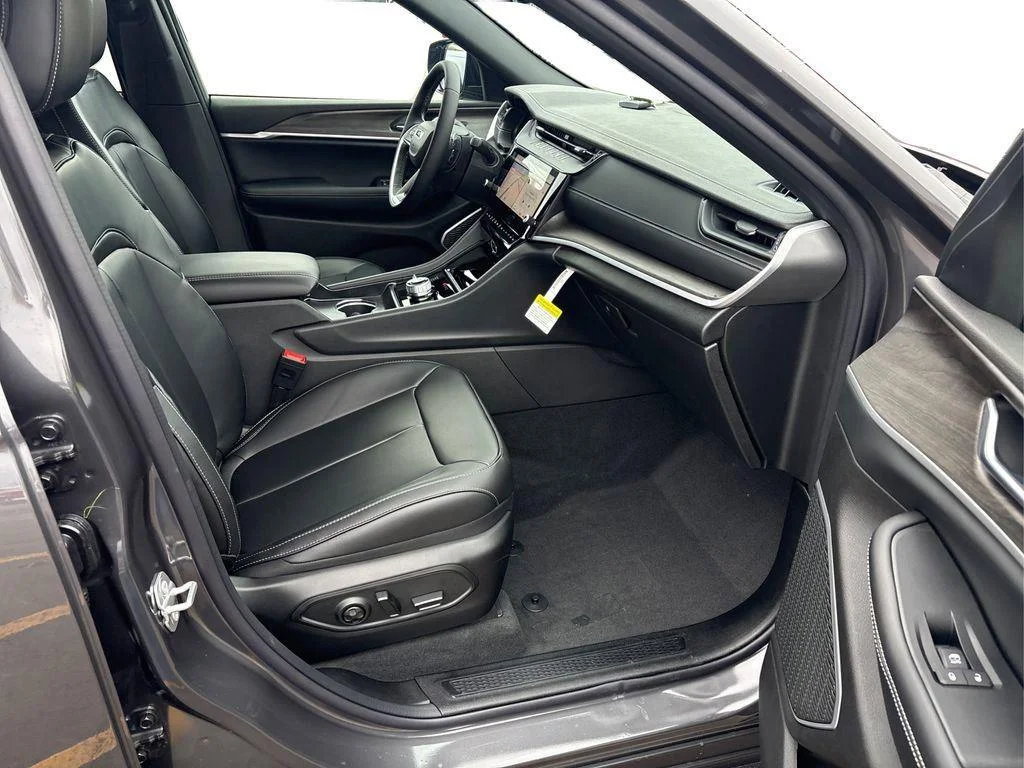 New 2026 Baltic Gray Metallic Clearcoat Jeep Limited image 20