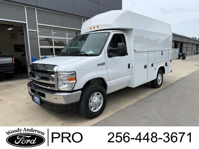 2026 Ford E-Series SRW E-350 Super Duty 138 in WB's photo