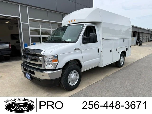 2026 Ford E-Series SRW E-350 Super Duty 138 in WB's photo