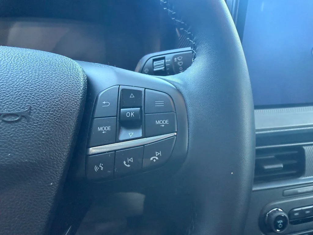 Used 2025 Gray Metallic Ford Lariat image 16