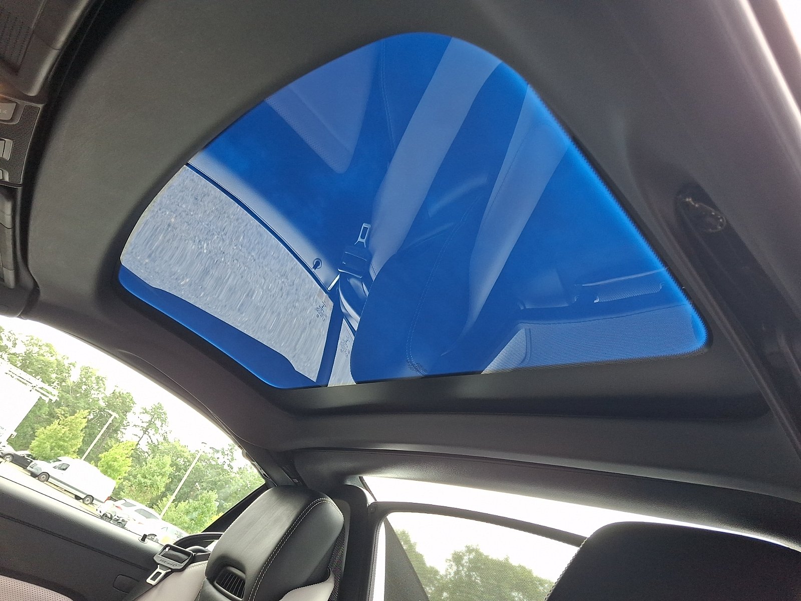 Used 2017 Brilliant Blue Metallic Mercedes-Benz  image 13