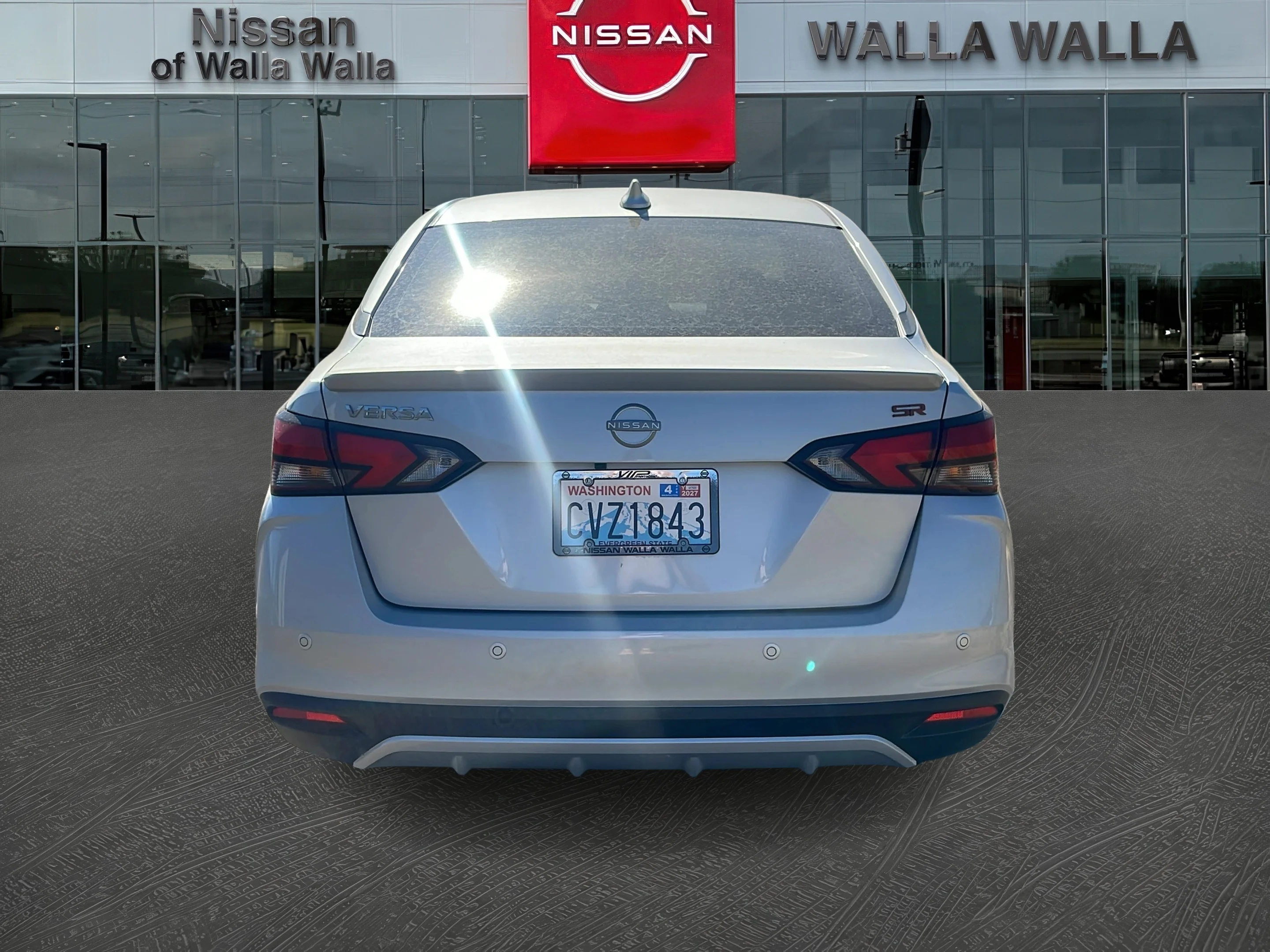 2025 Nissan Versa Sedan SR - Photo 6