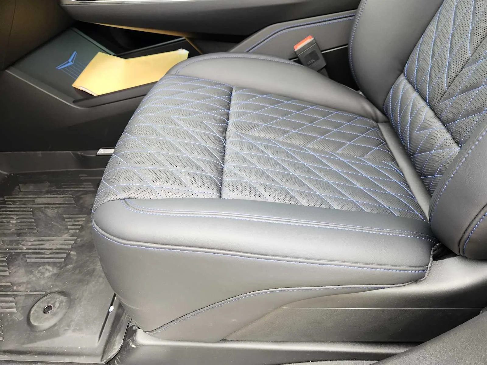 New 2026 Luna Metallic Cadillac Luxury image 16