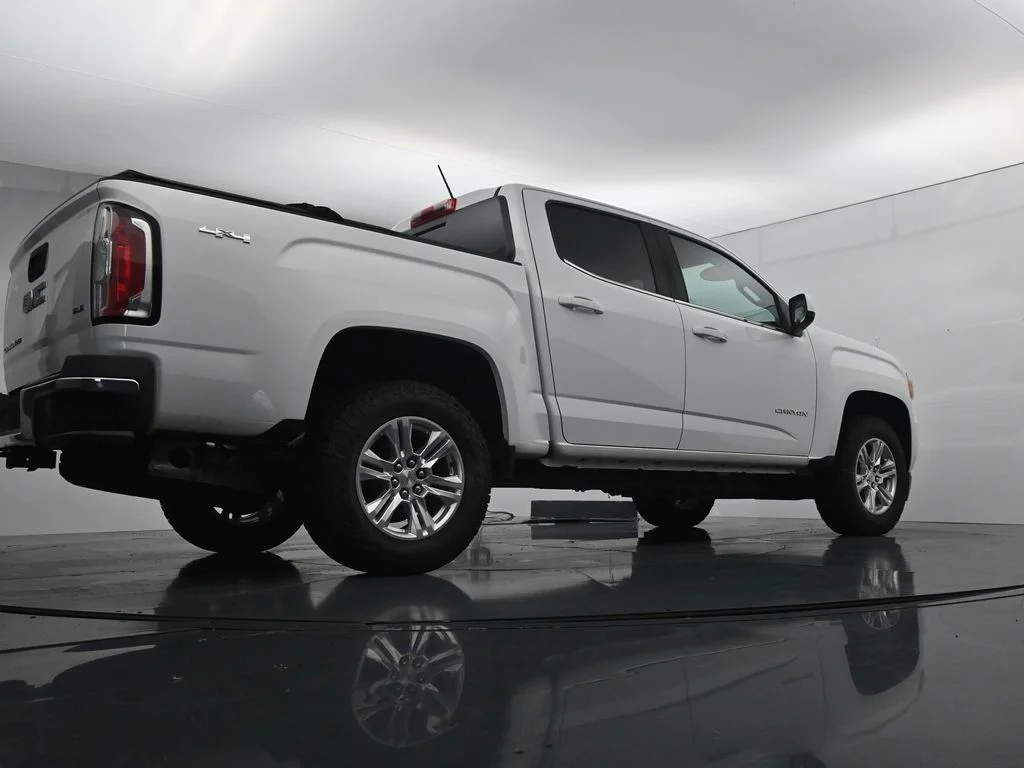 Used 2020 White GMC SLE1 image 37