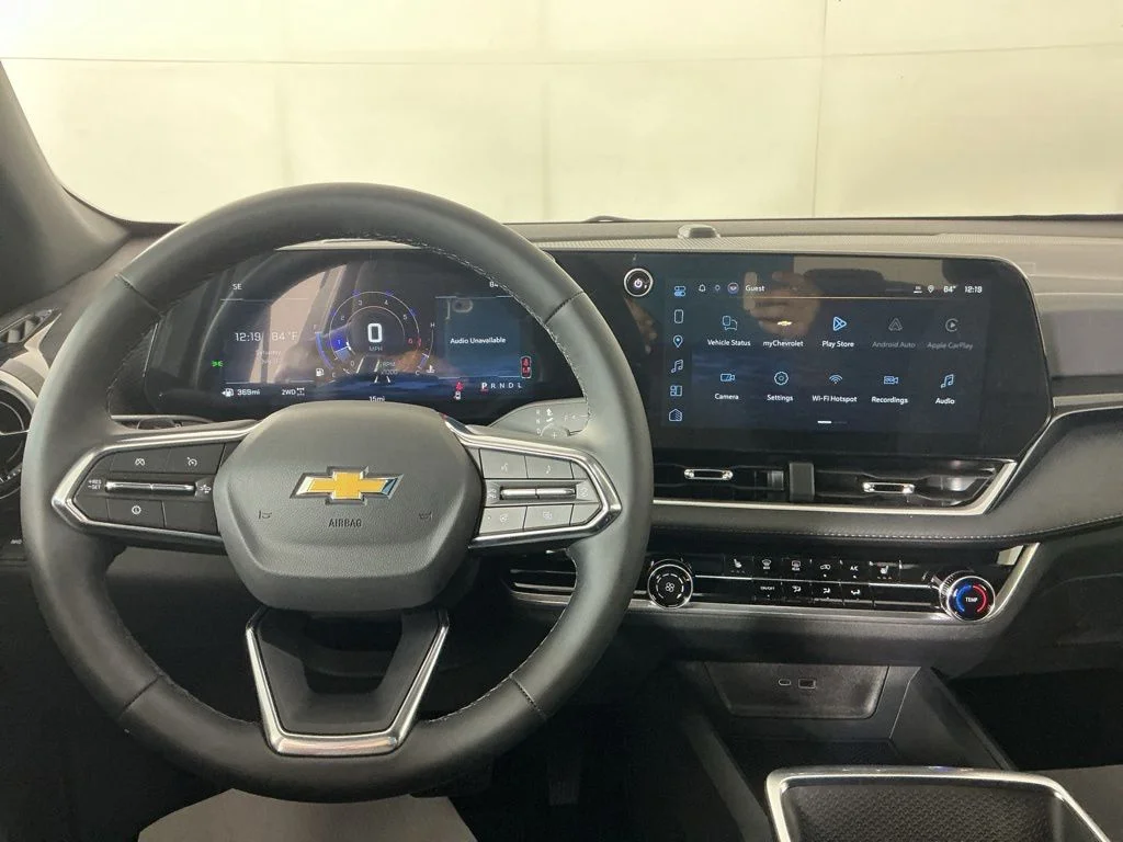 New 2027 White Chevrolet LT image 16