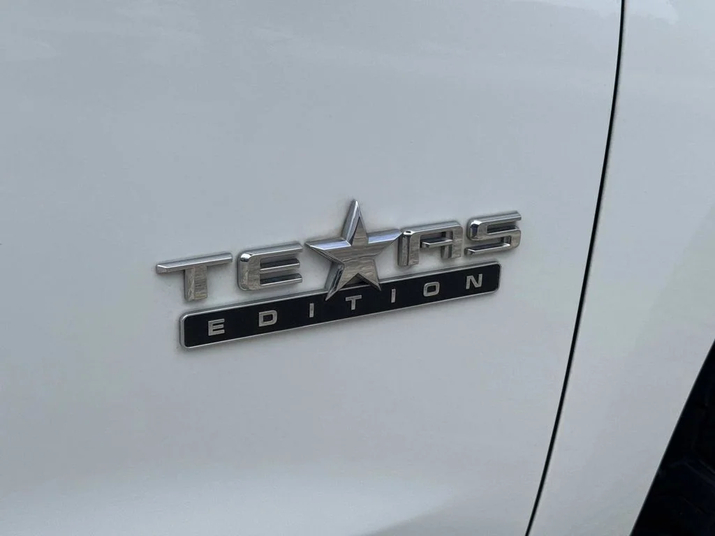 Used 2021 White Chevrolet RST image 9