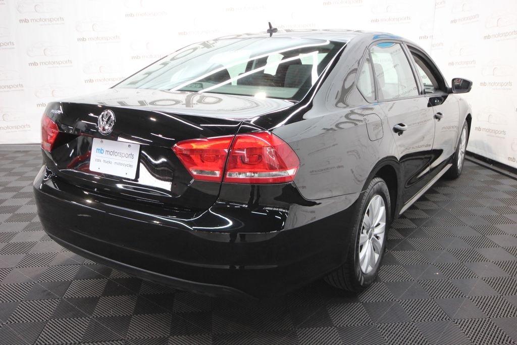 Used 2013 Black Volkswagen 2.5 S image 6