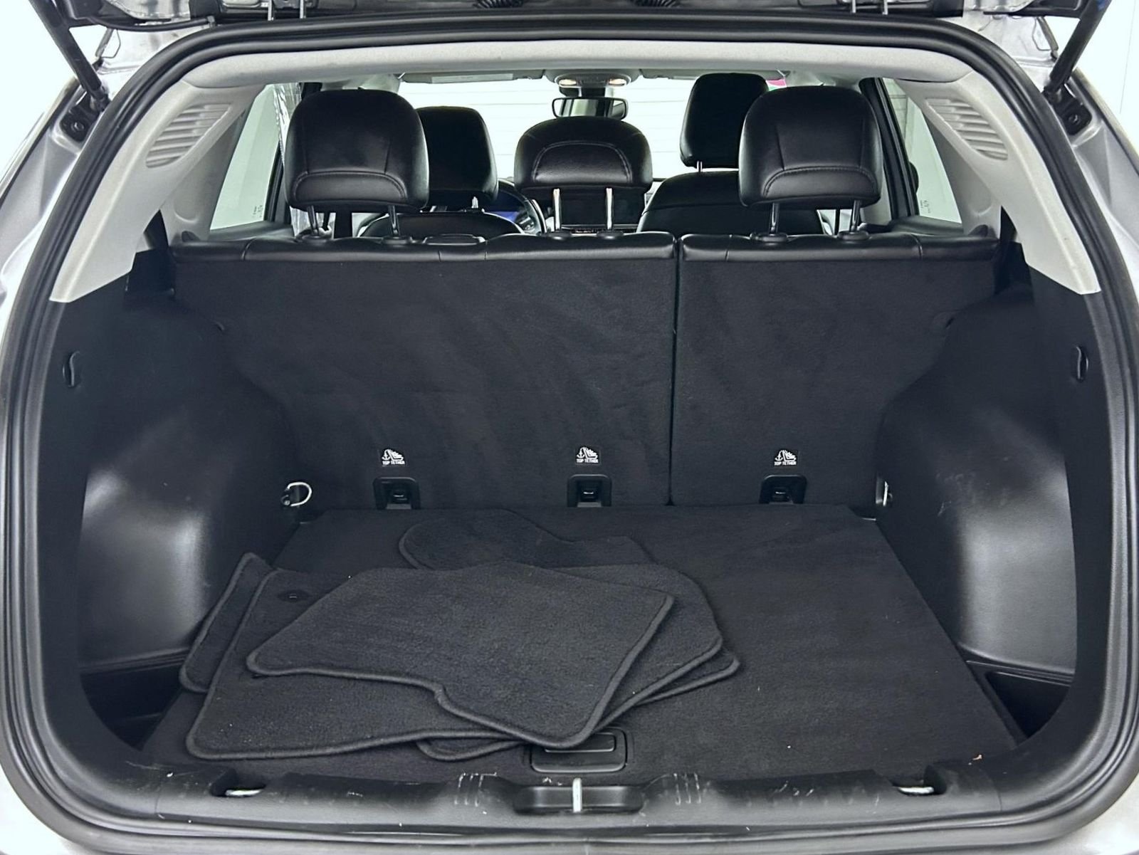 Used 2022 Silver Jeep Limited image 22