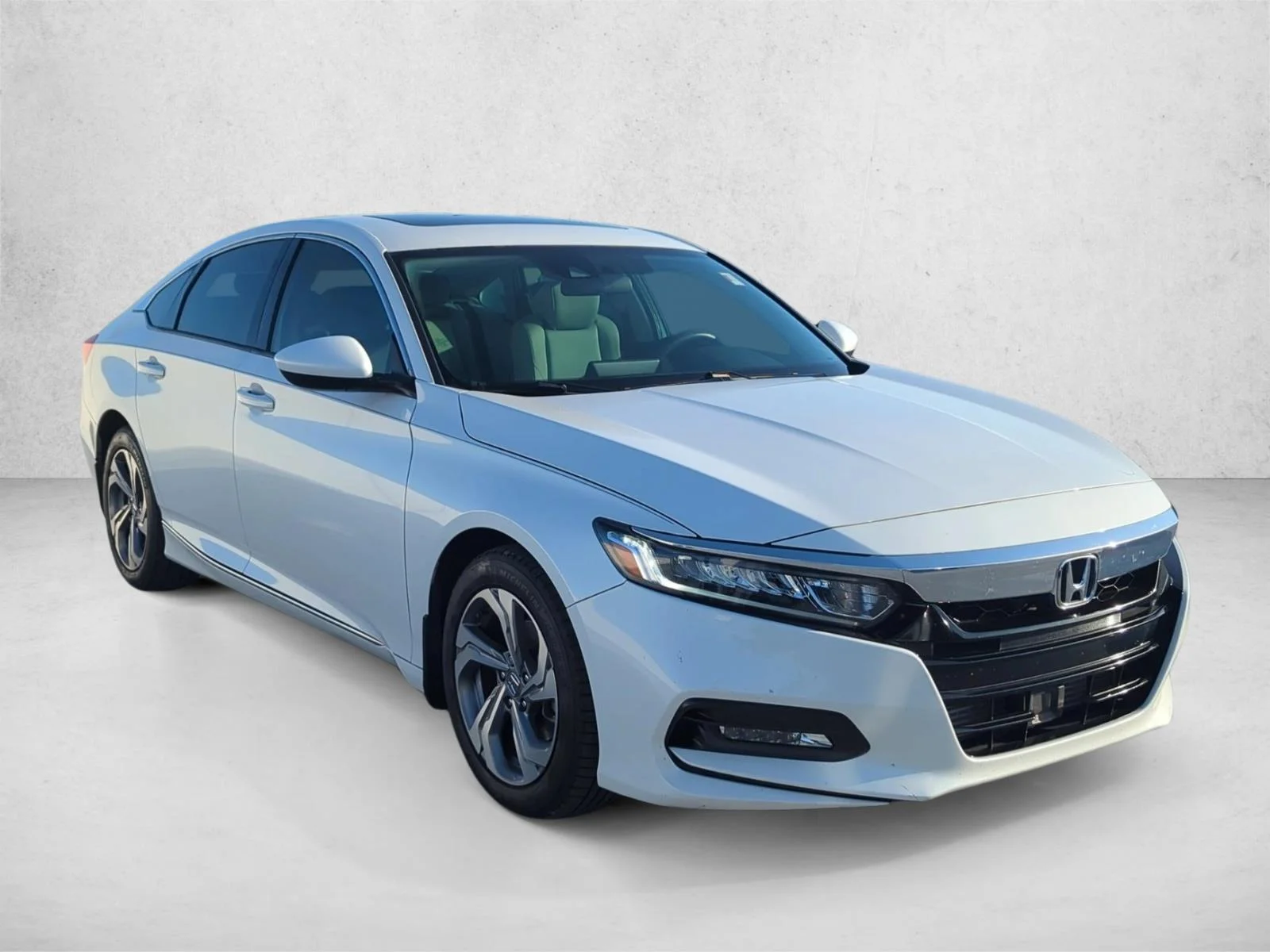 Used 2019 Platinum White Pearl Honda EX 1.5T image 3