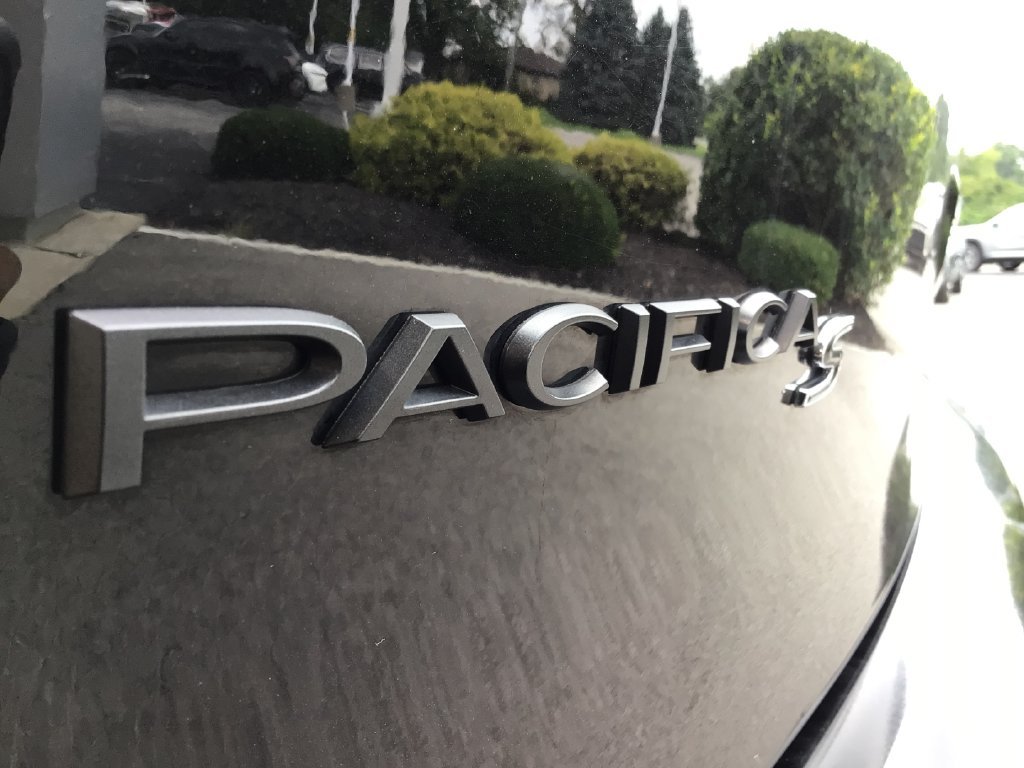2025 Chrysler Pacifica Limited - Photo 16