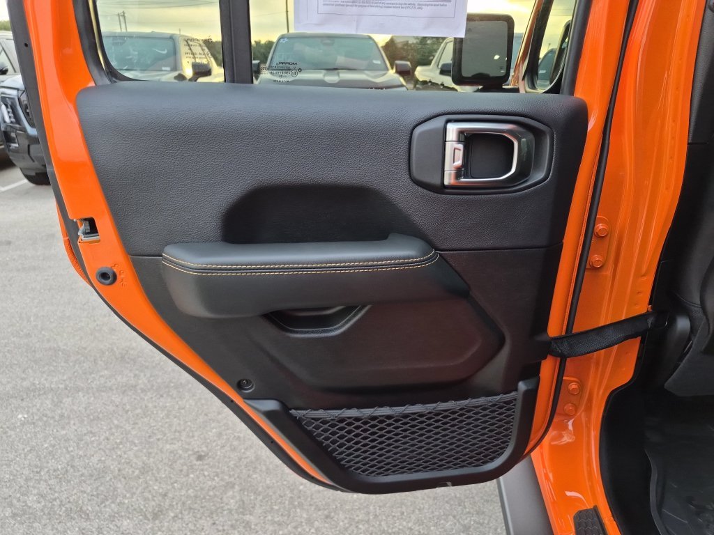 Used 2025  Jeep Rubicon 392 image 31