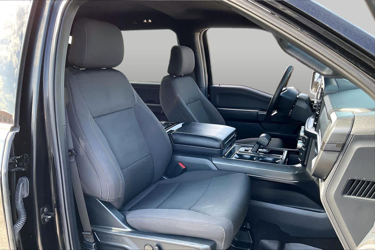 Used 2024 Agate Black Metallic Ford XLT image 9