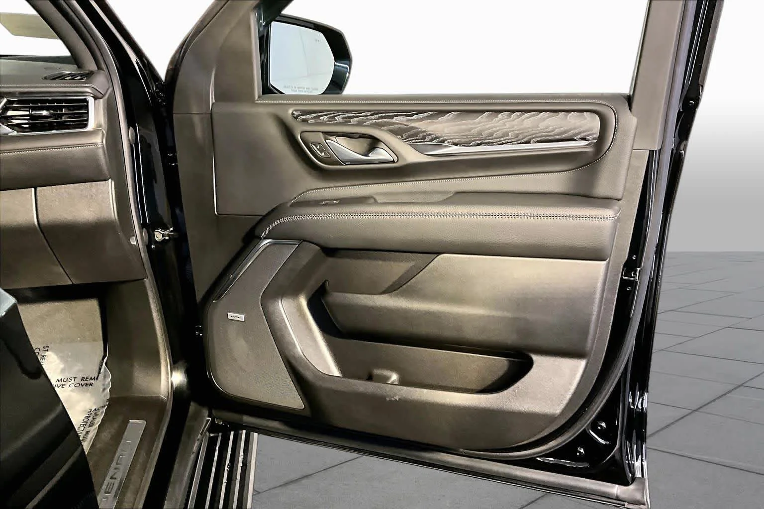 Used 2023 Onyx Black GMC Denali image 45