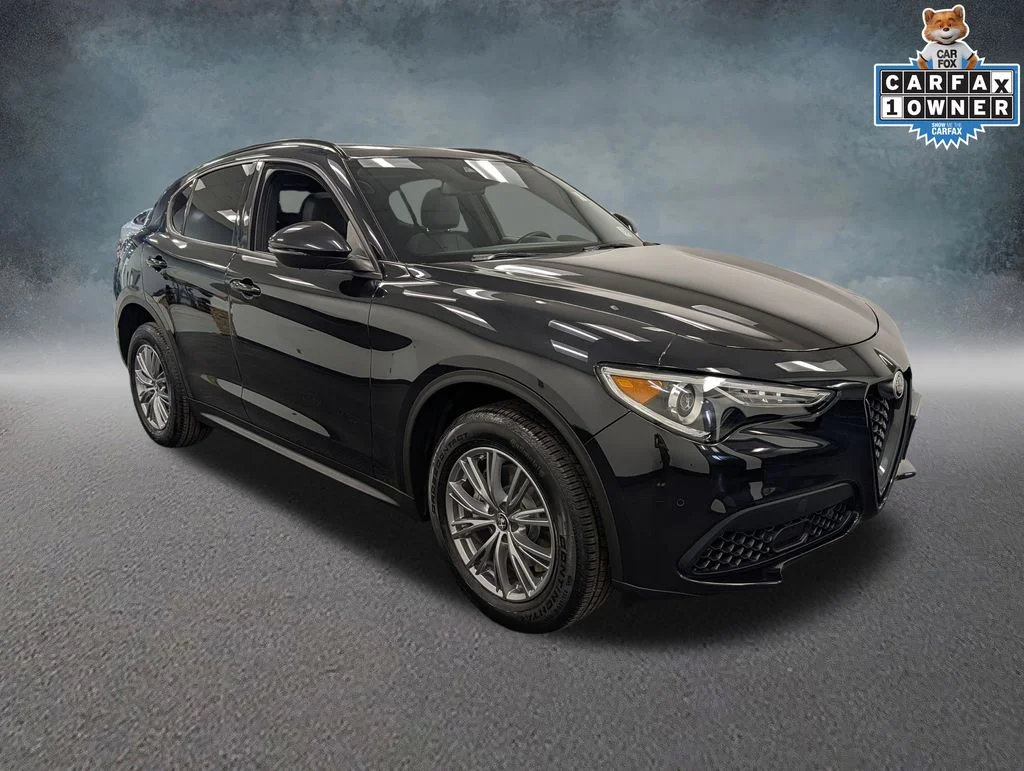 Used 2023 Black Alfa Romeo  image 3