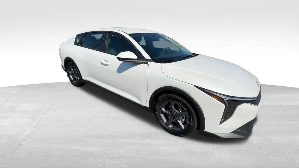 New 2026 Snow White Pearl Kia LXS image 8