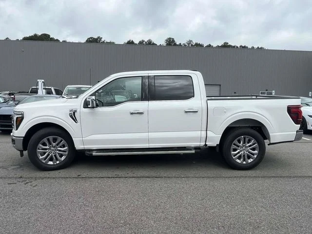 New 2026 Star White Metallic Tri-Coat Ford Lariat image 5