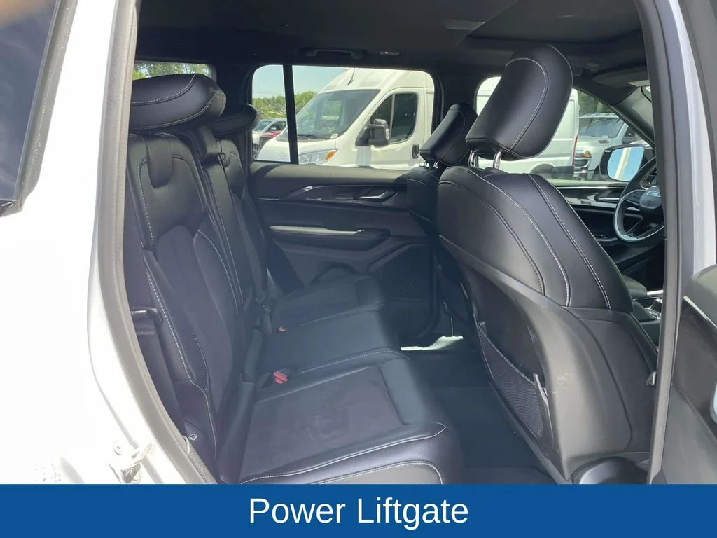 Used 2023 White Jeep Altitude X image 17