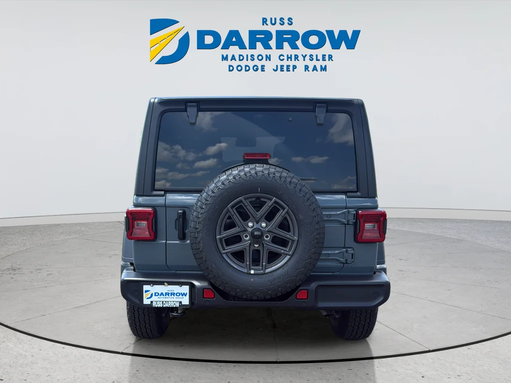New 2026 Anvil Clear-Coat Exterior Paint Jeep Sport S image 4