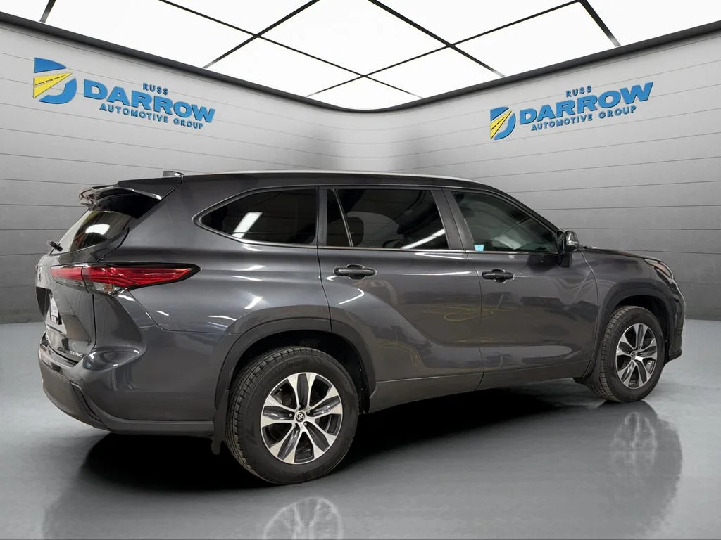 Used 2023 Gray Toyota XLE image 5