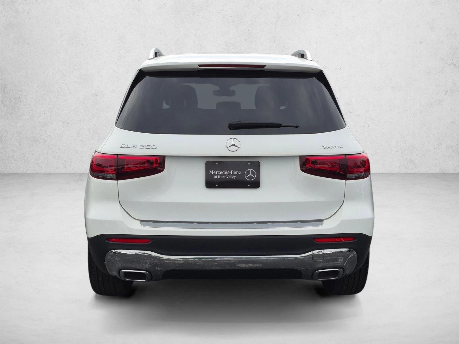 Used 2023 Polar White Mercedes-Benz GLB 250 image 7