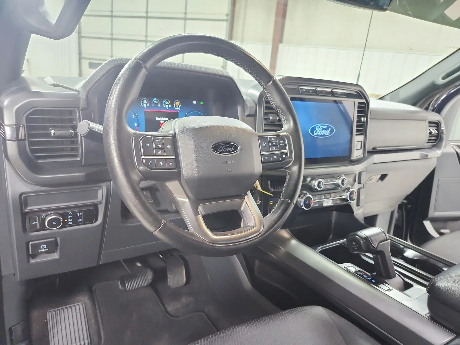 Used 2024  Ford XLT image 18