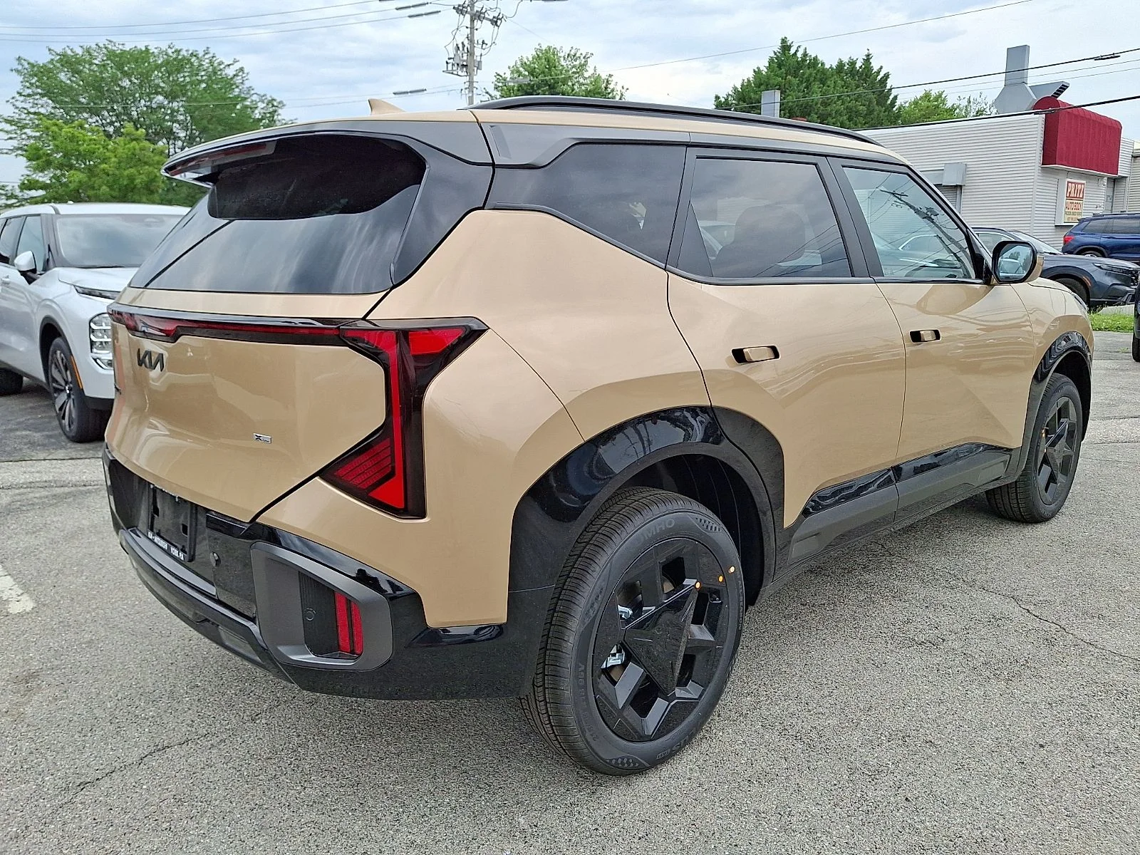 New 2027 Brown Kia X-Line S image 8