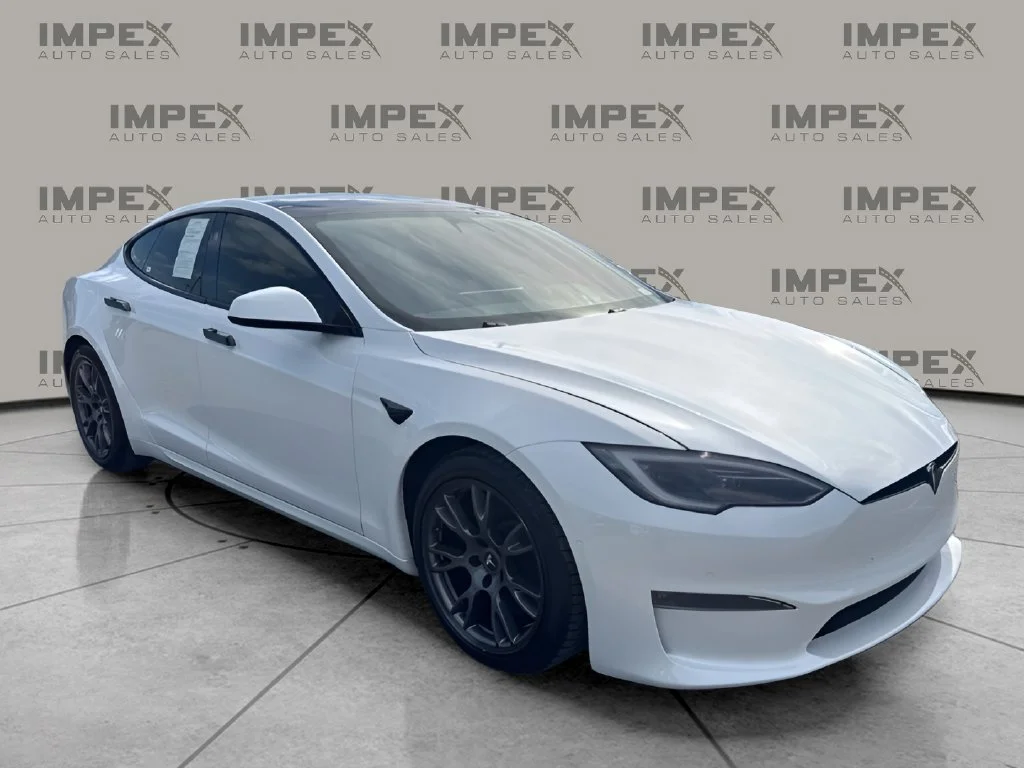 Used 2023 White Tesla Base image 7