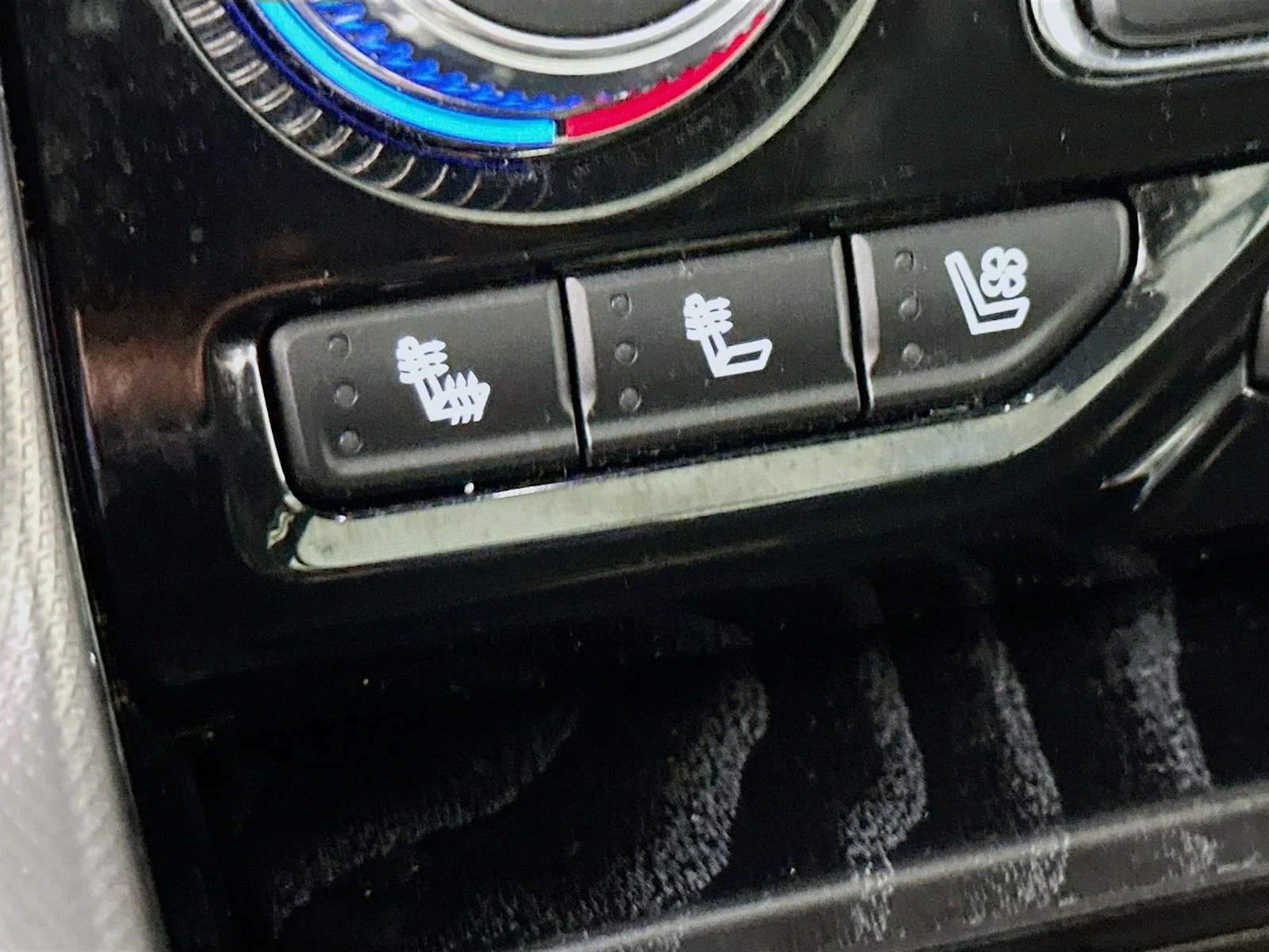 Used 2024 Onyx Black GMC Denali image 21
