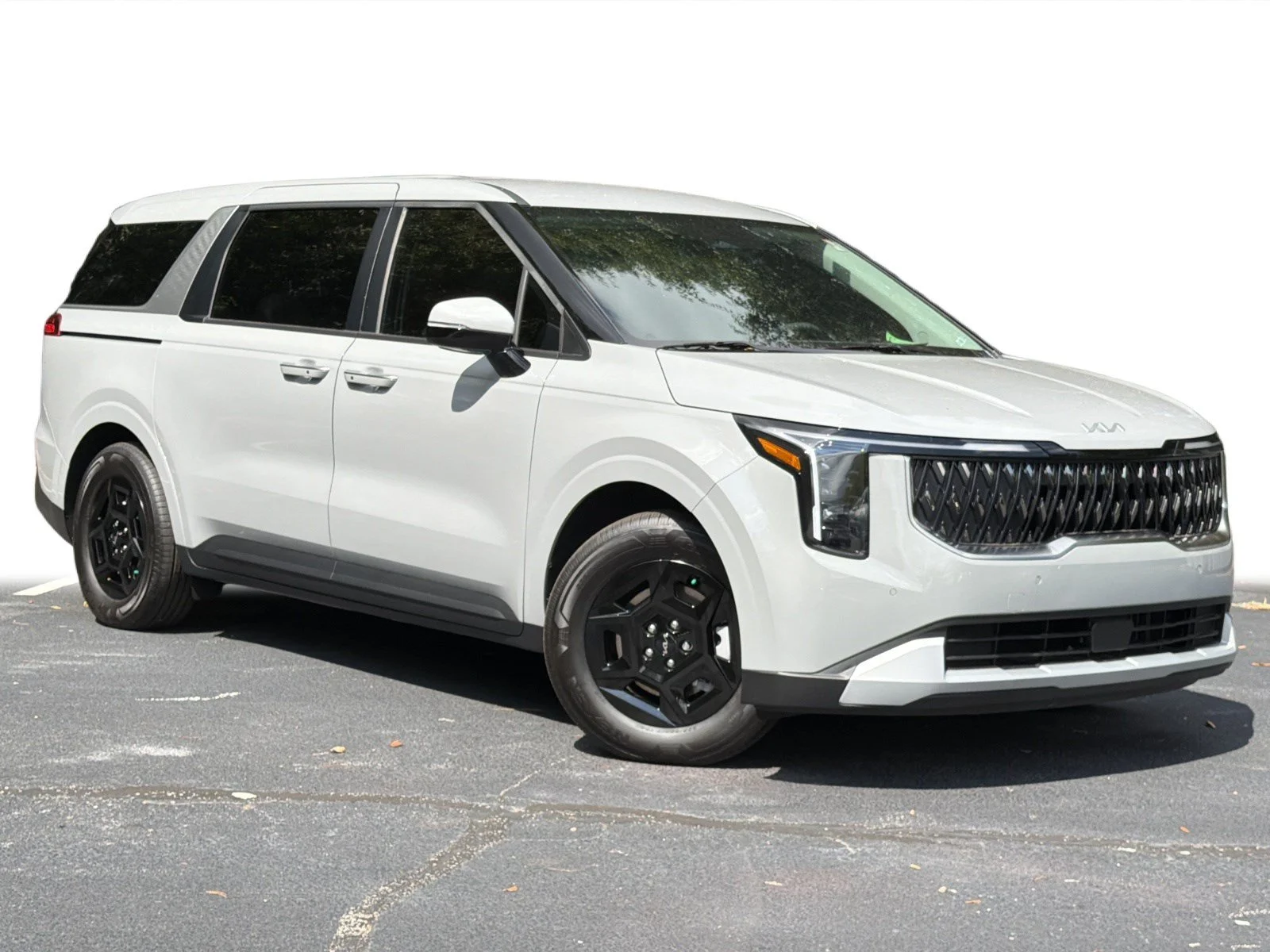 New 2027 Ceramic Silver Kia LXS image 2