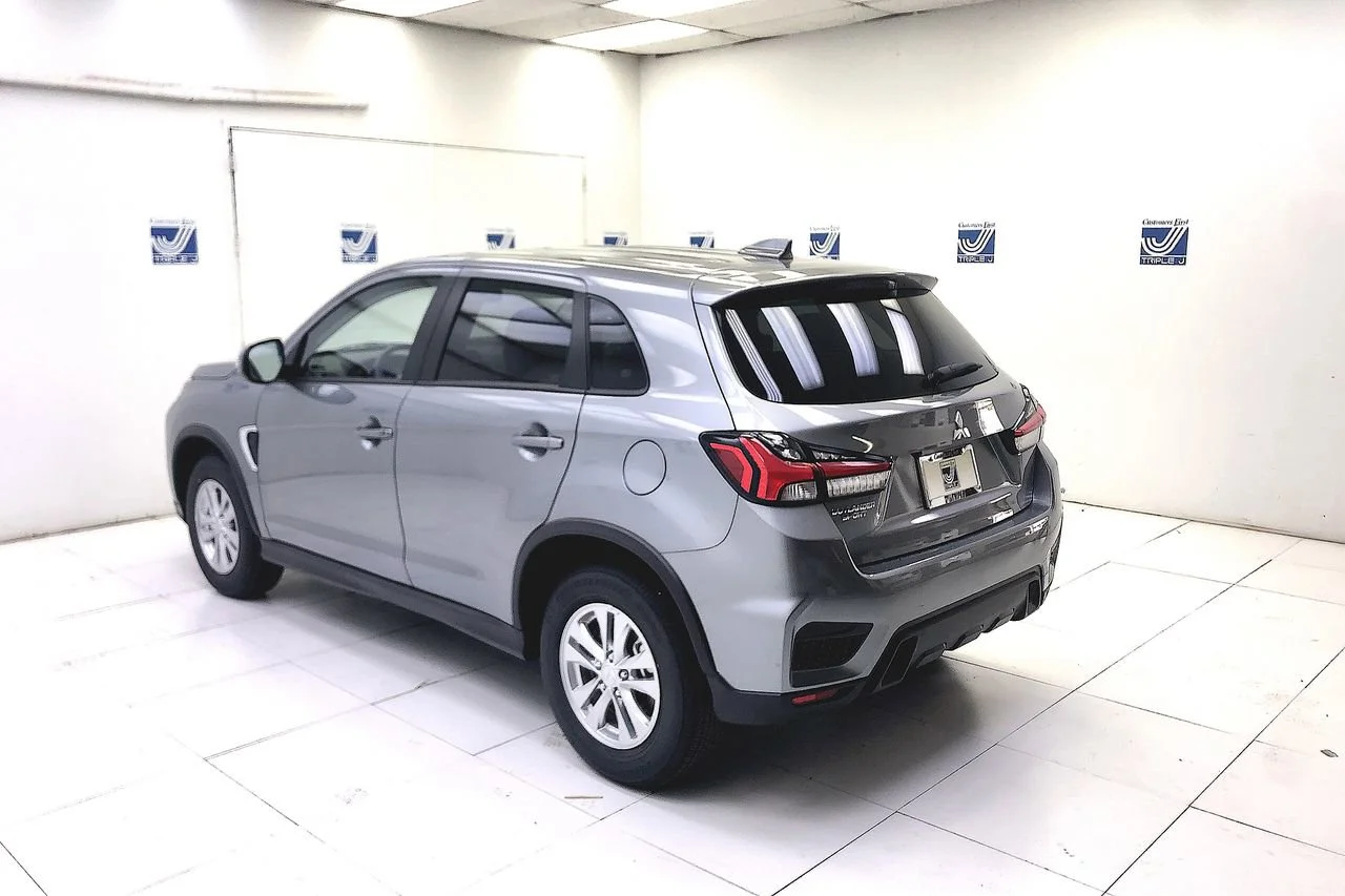New 2025 Alloy Silver Metallic Mitsubishi S image 5