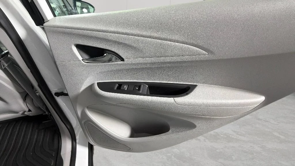 Certified Used 2018 (Includes (TUS) Black grille.) Chevrolet Premier image 31