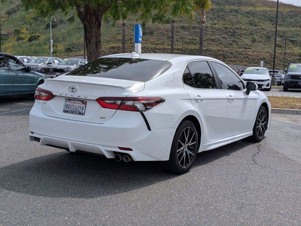 Used 2024 Ice Toyota SE image 5