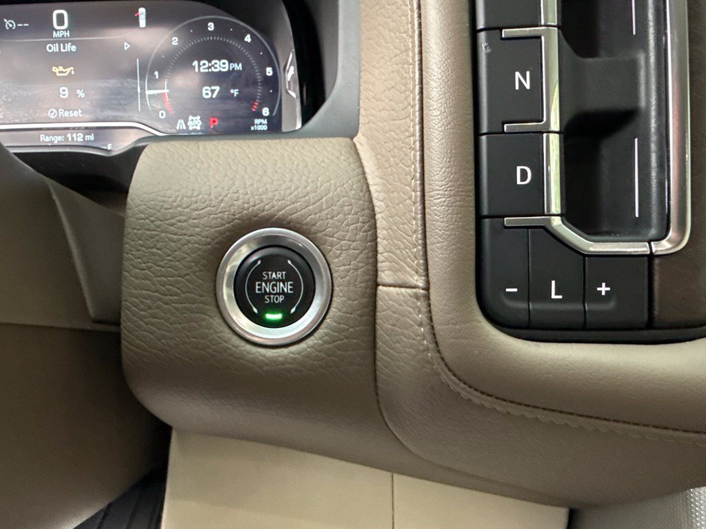 Used 2022 White GMC Denali image 32